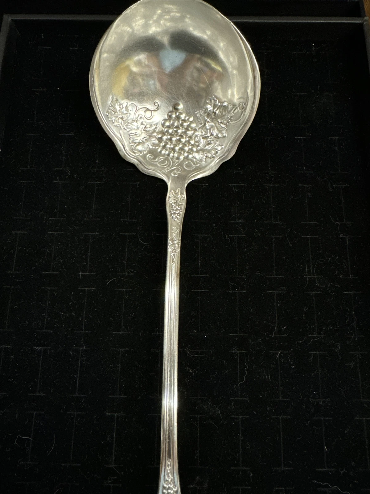 Vtg R. C. Co. ISABELLA / GRAPE (1913) Silverplate Soup Ladel