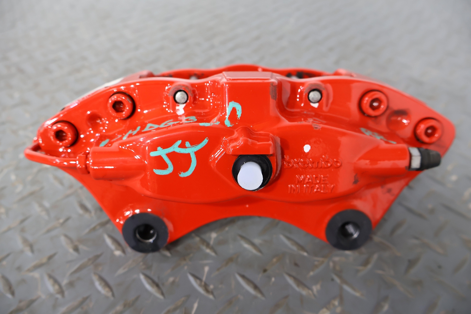 1520 Dodge Challenger SRT Hellcat Brembo Calipers Set Of 4 (6 Piston