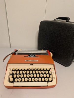Vintage Orage Smith Corona Galaxie Manual Typewriter with Case and Key. Tested.