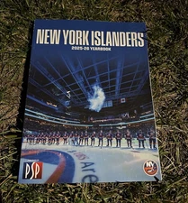 New York Islanders 2025-2026 Yearbook UBS Arena Matthew Schaefer - Nov. 28, 2025
