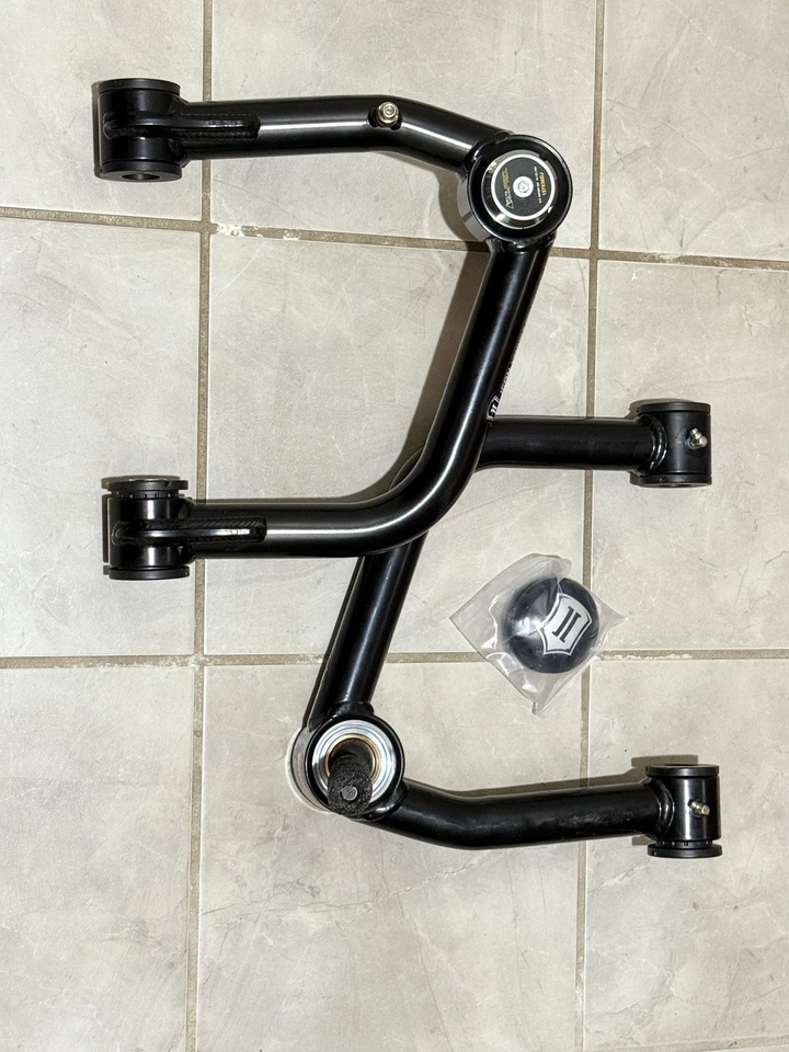 Kit brazo de control superior tubular ICON Delta Pro para Toyota Tundra Sequoia 2022-25 Foto 2 de 4