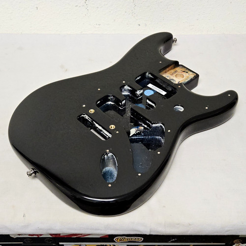 2000 Fender American Series Strat Alder Body Gloss Black USA Electric Guitar