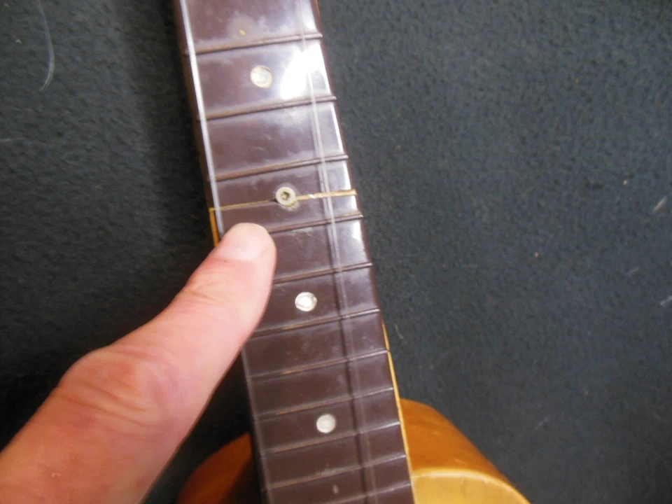 Vintage KENT UKULELE Poor Condition Japan  - Image 3 of 4