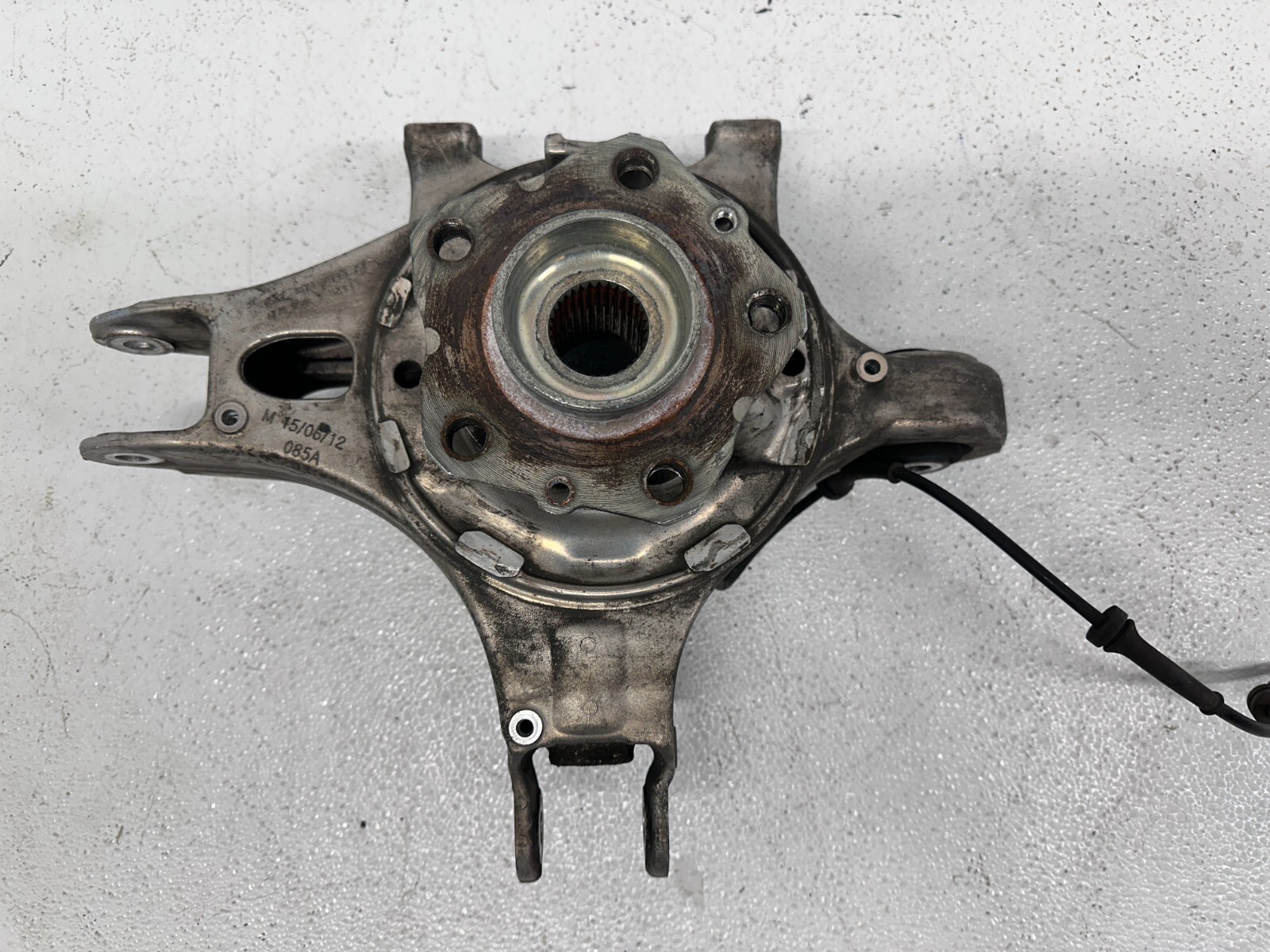 2010-2014 FERRARI 458 ITALIA CALIFORNIA REAR RIGHT SPINDLE KNUCKLE WHEEL HUB OEM