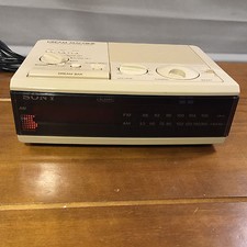 Radio reloj despertador Sony Dream Machine ICF-C3W FM AM digital beige usado