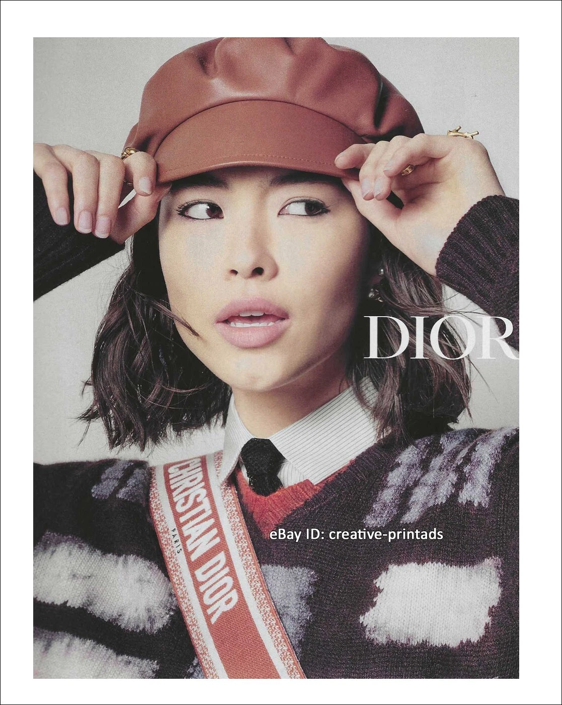 PUBLICITÉ IMPRIMÉE DIOR 1 PAGE automne 2020 MARYEL UCHIDA jolie fille en cuir casquette newsboy