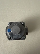 Universal Natural Gas Pressure Regulator with 1/2 -14NPT Male Thread