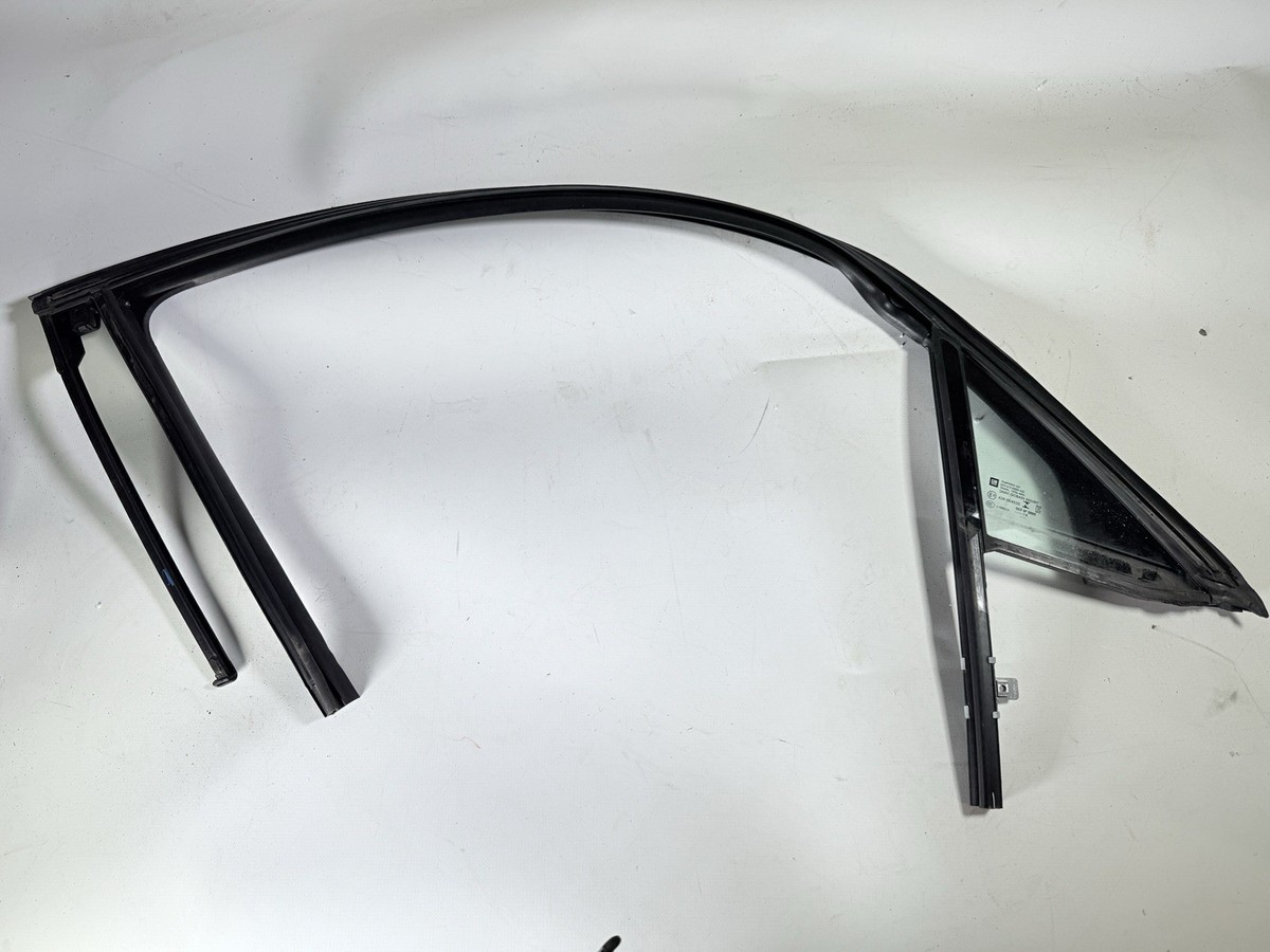 2019-2025 CADILLAC XT4 FRONT RIGHT SIDE DOOR PANEL WINDOW GLASS W