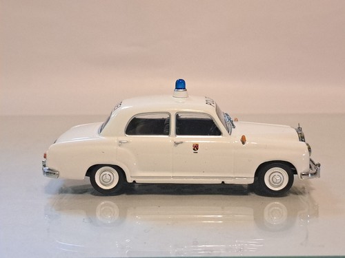 1:43 scale Minichamps Mercedes-Benz 180 German Police Diecast Model Car - Picture 7 of 16