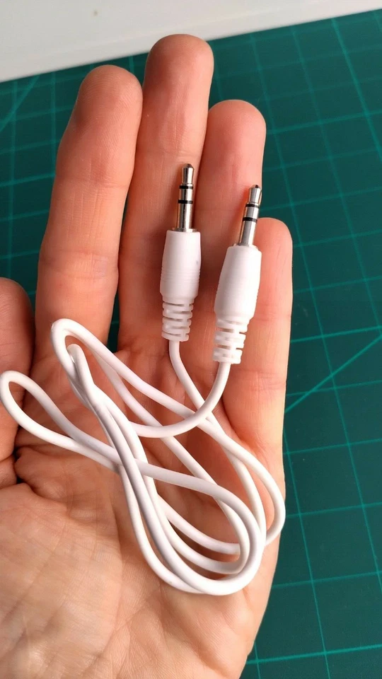 Apple White Cable Audio Lead Cord Wire Headphone - Image 2 of 3