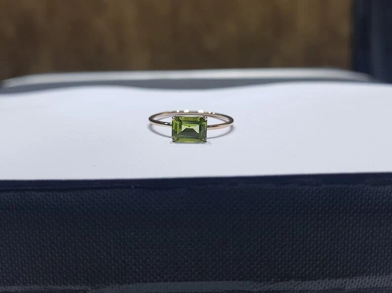 0.72 Ct Peridot Minimalist Solitaire Ring 10k Solid Yellow Gold - Image 2 of 4