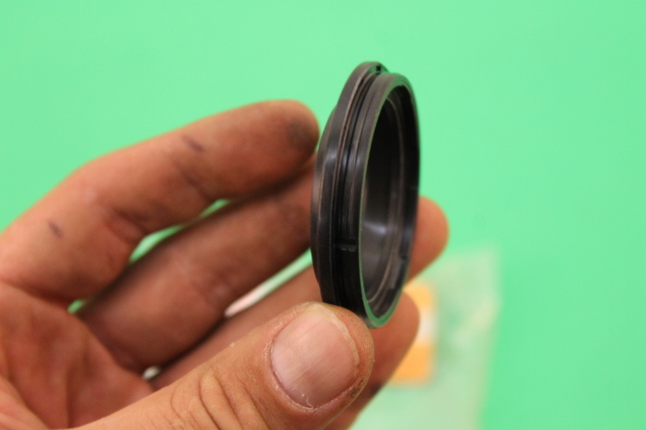 パーツ nachikanko.1997 NOS KAWASAKI 1994-1997 ZX600 NINJA FORK OUTER TUBE SEAL PART