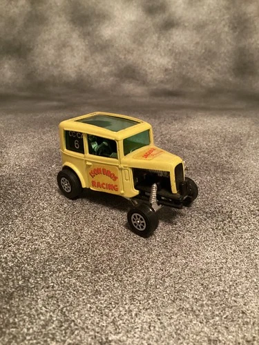 corgi toys Wild Honey dragster in excellent condition, whizzwheels, read descrip