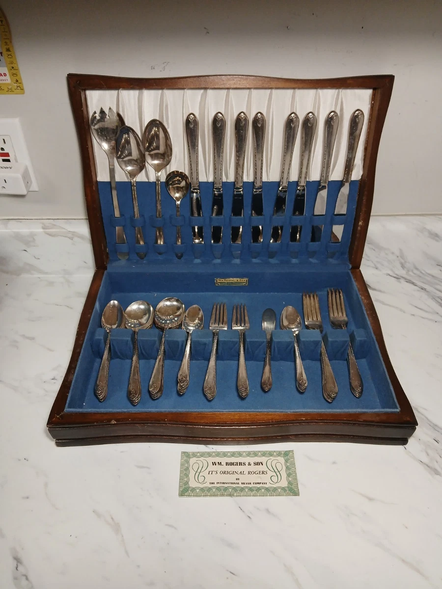 Wm. Rogers Son Exquisite Antique US Silver-Plated Flatware for