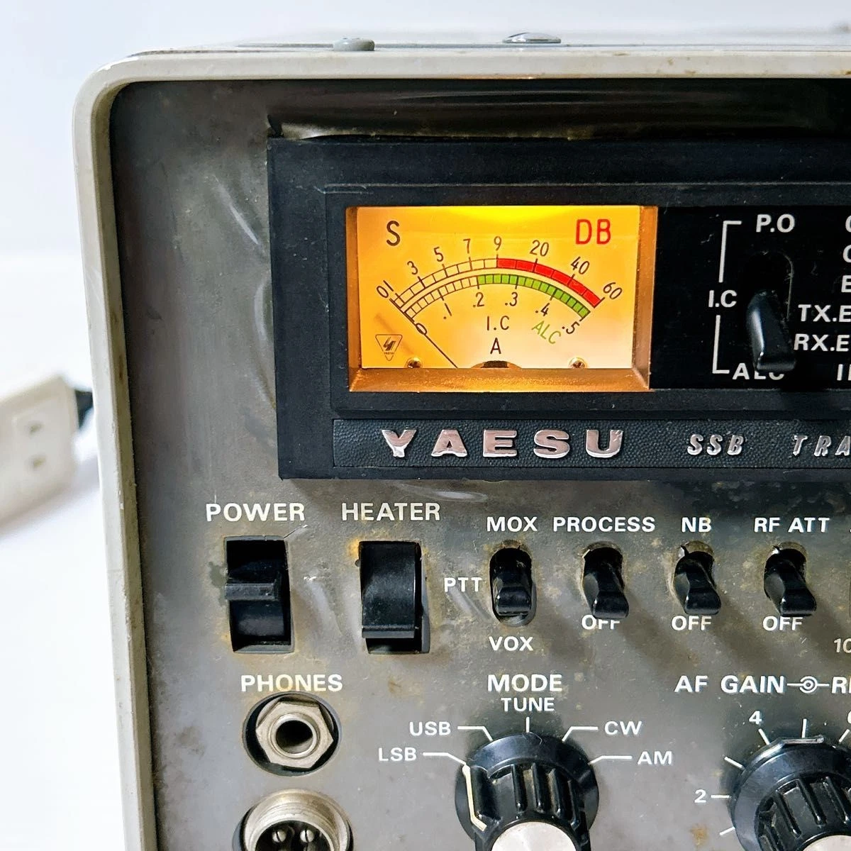 YAESUヤエス八重洲FT-101E SSB TRANSCEIVER Yaesu Model FT-101E SSB Ham Radio Transceiver *For Parts or Repair