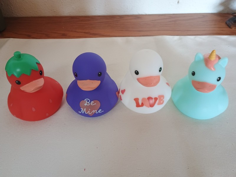 Target Bullseye Valentine Duck Lot Of 4-Unicorn, Strawberry