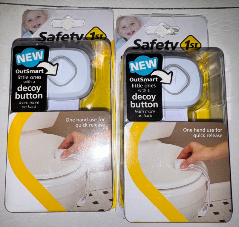 Safety 1st OutSmart Swing Shut Toilet Seat Locks (2X)