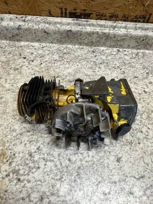 #ad OEM Vintage McCulloch Chainsaw Engine Untested Unknown Model Spins Freely $59.99