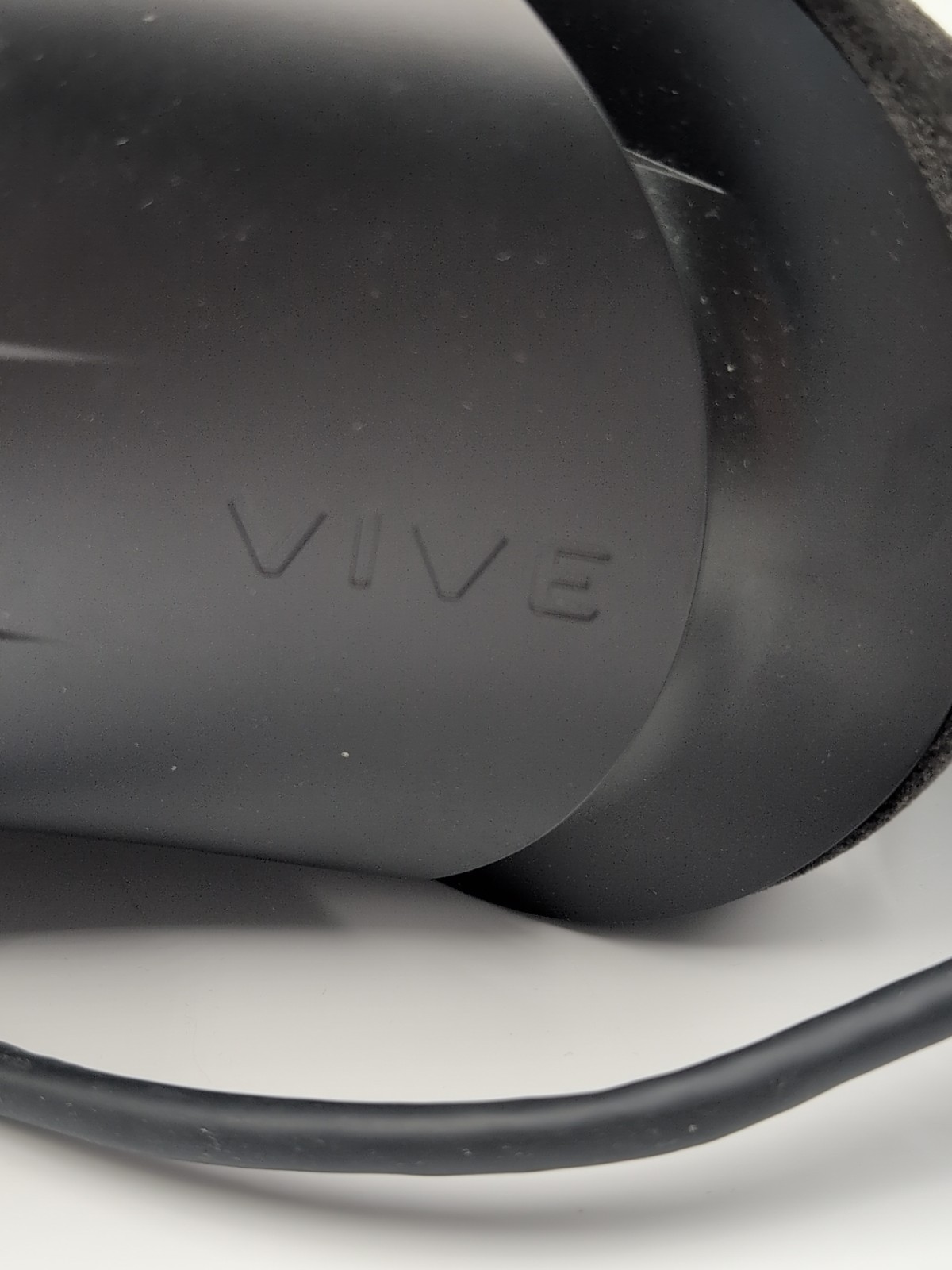 HTC VIVE Cosmos Elite VR Virtual Reality Headset Black Wireless Adapter Untested