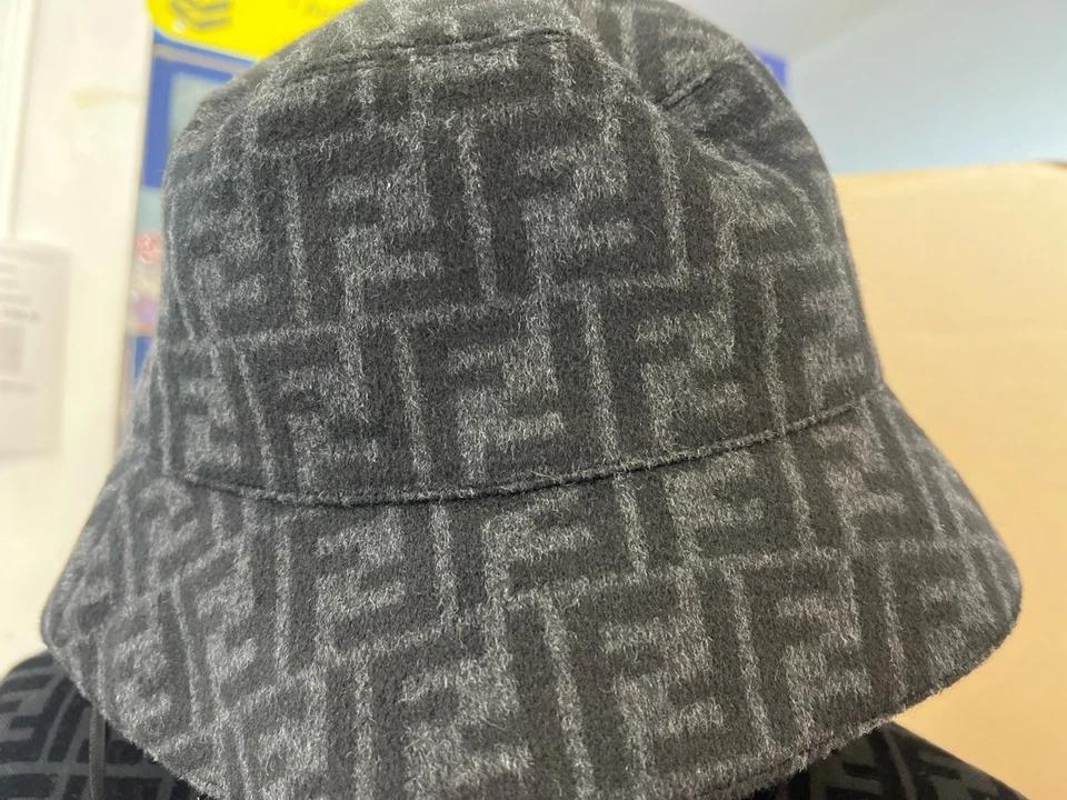 CHAPÉU BALDE FENDI (LP9024163) - Imagem 2 de 3