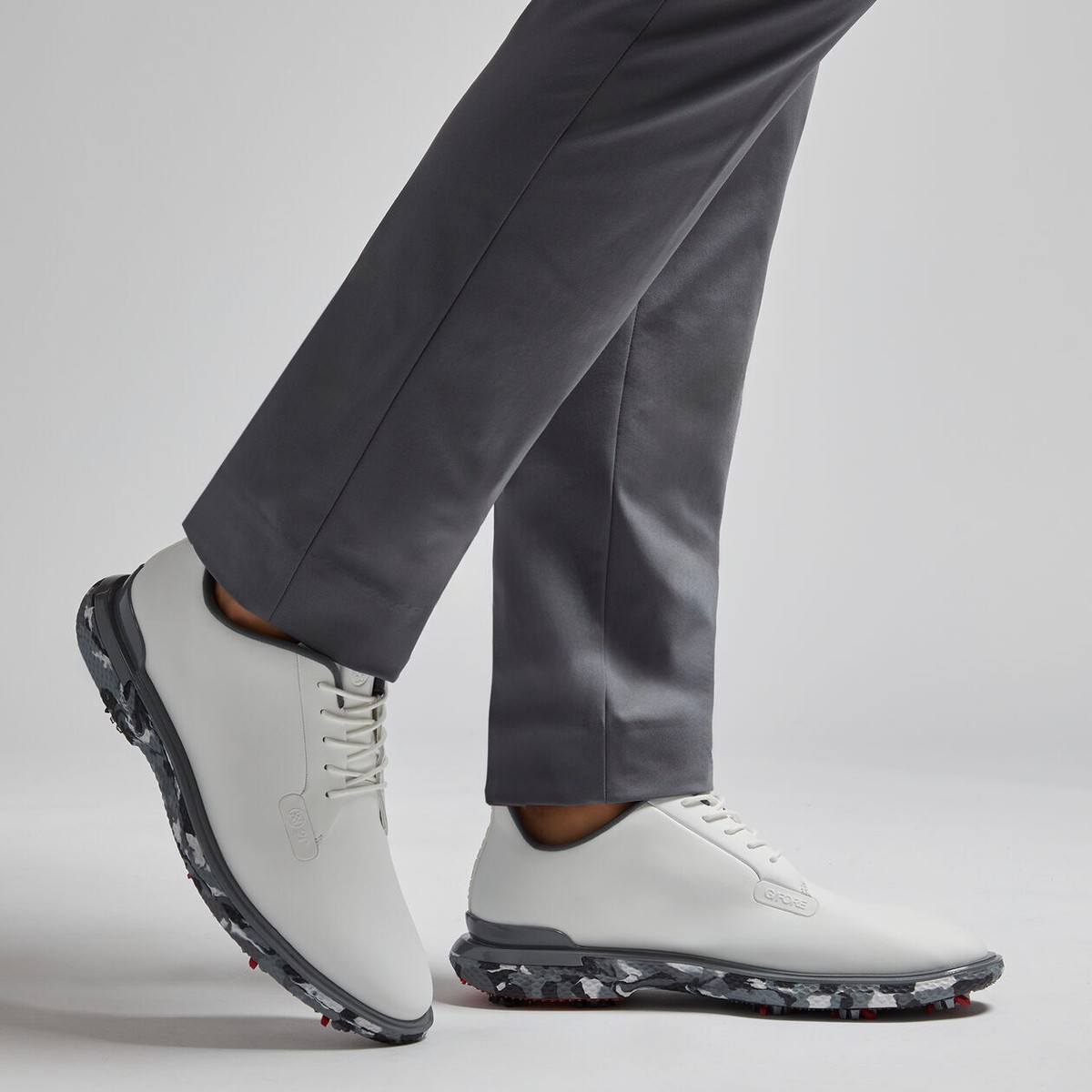 新品ジーフォア 【G/FORE 】GALLIVANTER GOLF SHOE/9 New Mens G/FORE GALLIVANTER PERFORATED LEATHER GOLF SHOE