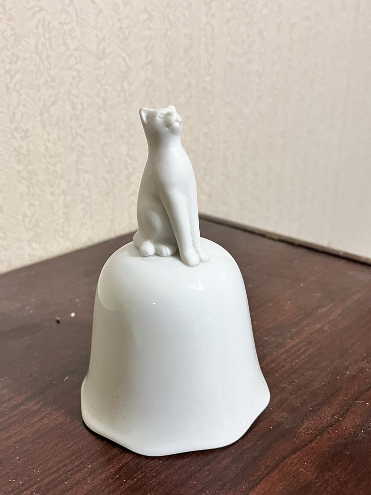 Vintage Crowning Touch Cat Handbell White Porcelain 5” Bell Original Label