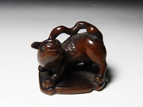 Netsuke Inro Sagemono Edo scultura giapponese antica in legno tigre tigra timbrata - Foto 5 di 7