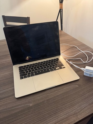Apple MAcBook Air 2023 15 in ( 512 GB SSD, Apple M2 3.4 GHz, 8 GB , Mac OS )...