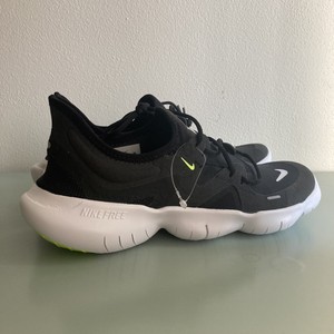 tenis de corrida preto