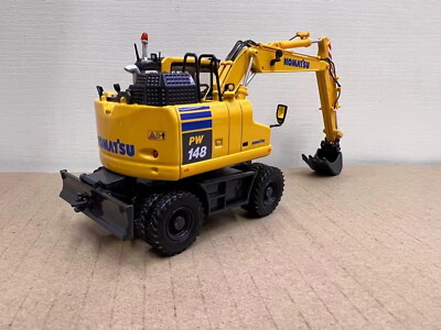 UH 1/50 Scale Komatsu PW148-11 Wheeled Excavator Diecast Model Toy