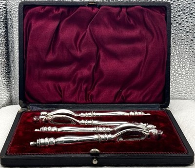 Antikes versilbertes Nussknacker-Set von James Dixon & Sons of Sheffield - gefasst