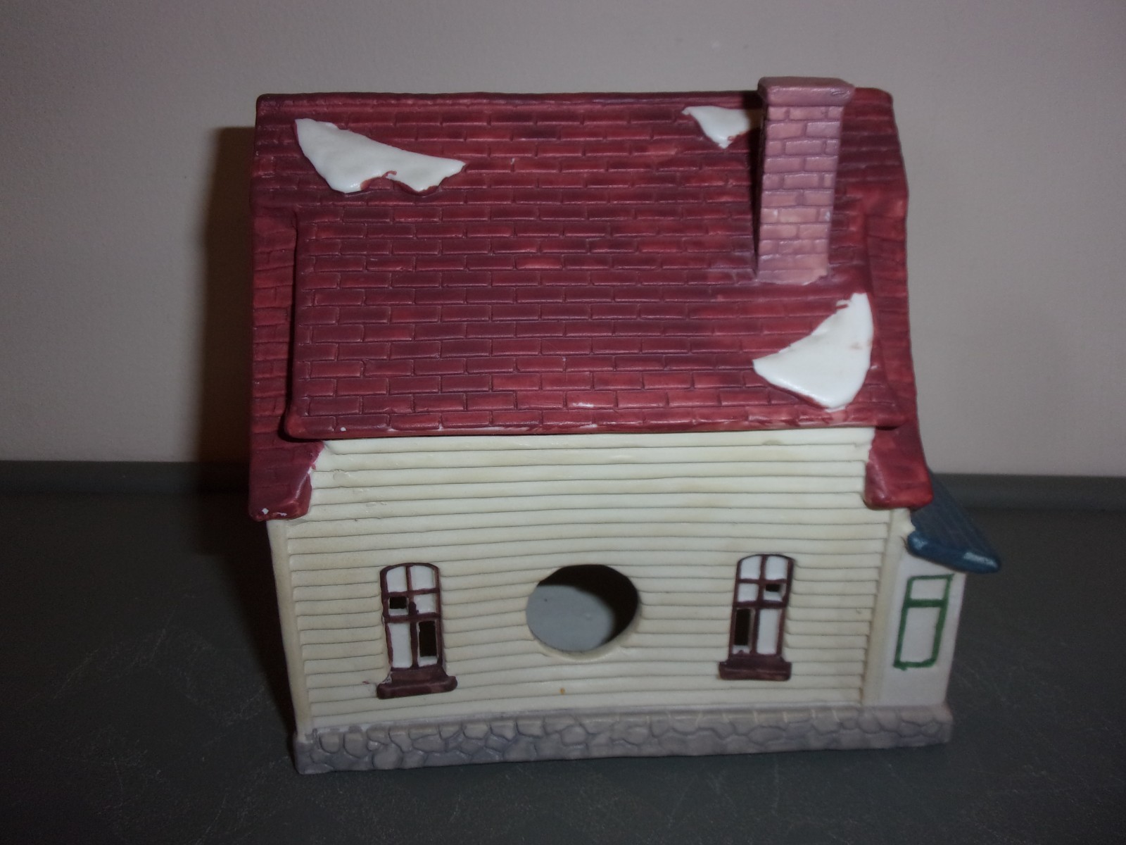 FABRI CENTERS AMERICA HOME  HOLIDAY CHRISTMAS VILLAGE HOUSE