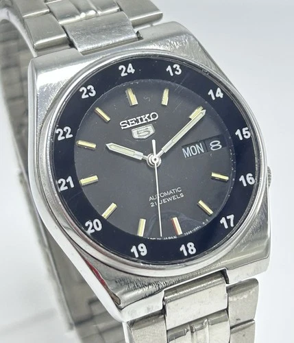 Vintage Seiko 5 Black Dial Railway Time Automatic Movement No.7S26A Men Watch