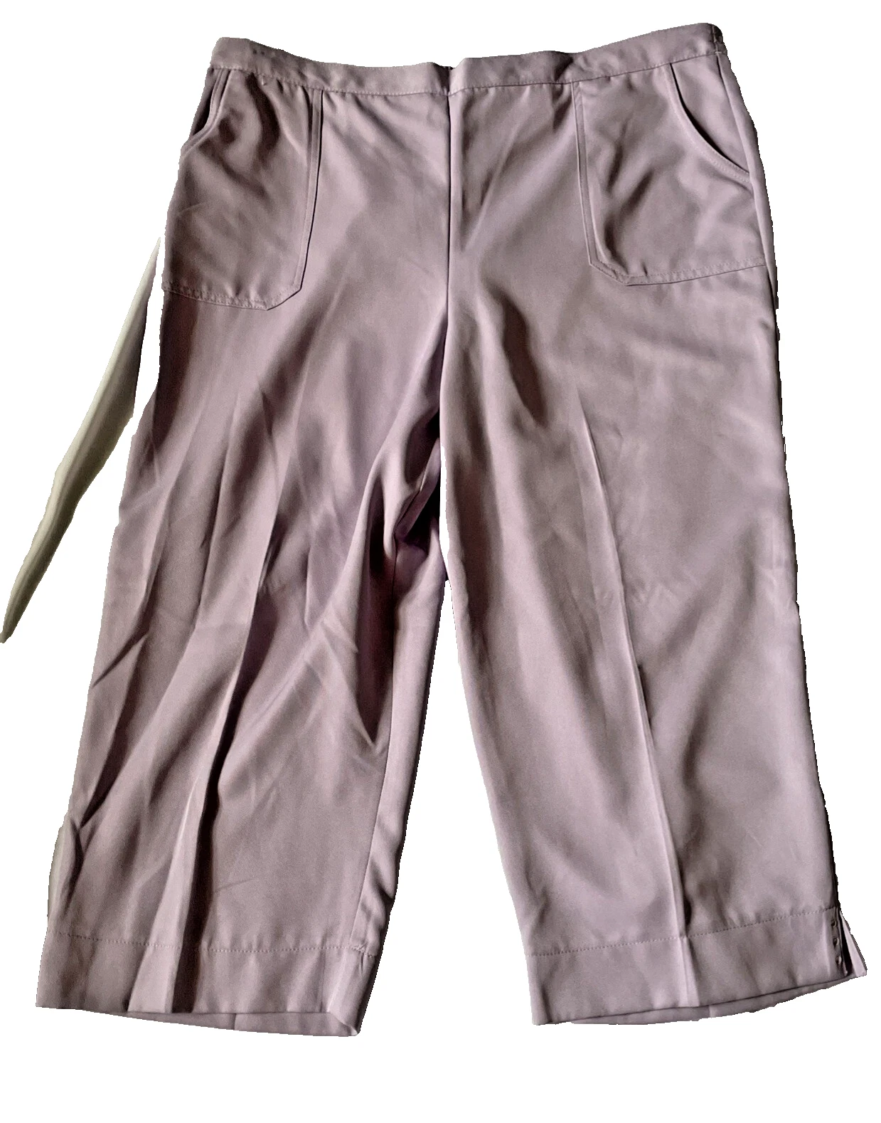 Lilac Polyester Capri Pants With Pockets & Stud Womens Size 16 Alfred Dunner