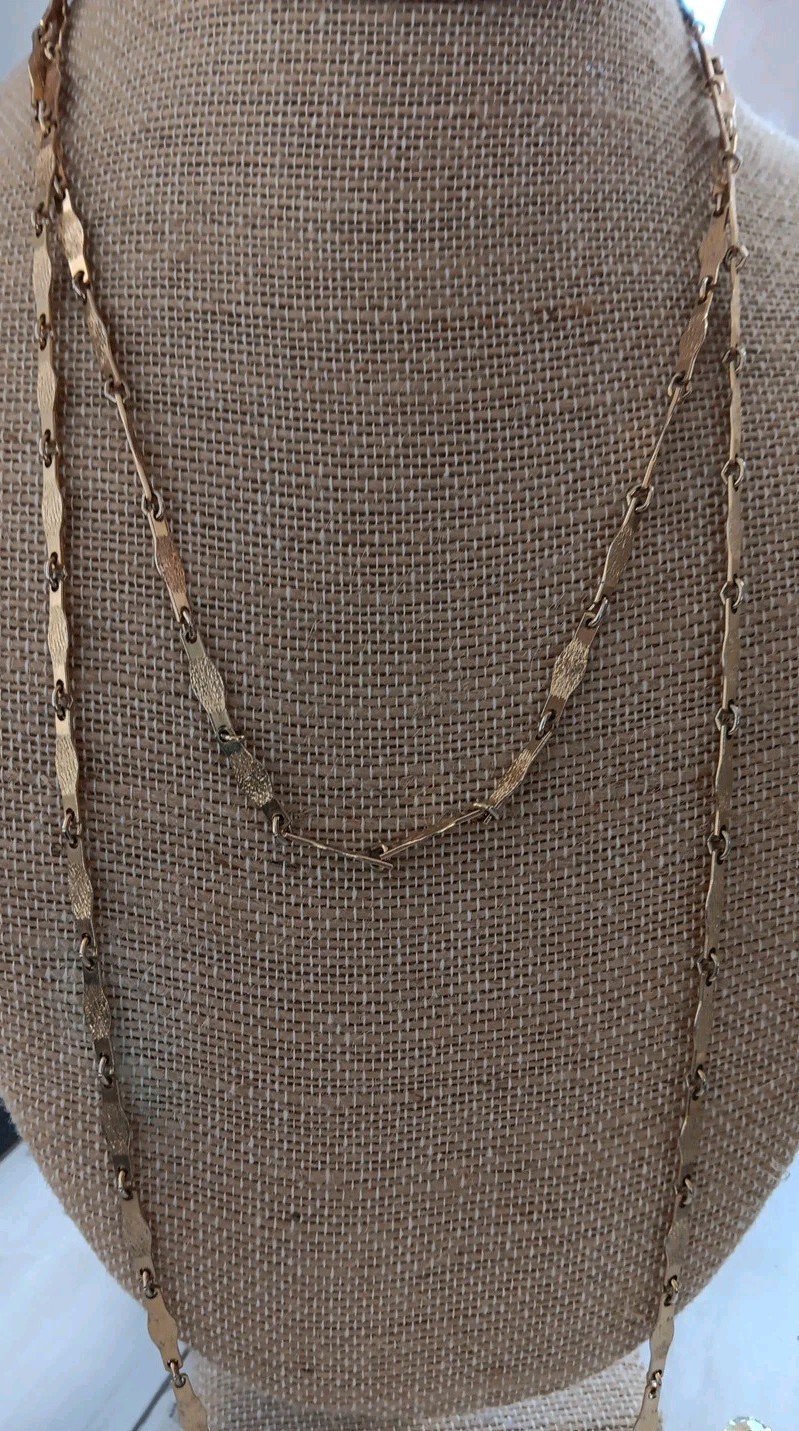 Vtg Long Flat, Rectangular, Textured Link Gold To… - image 4