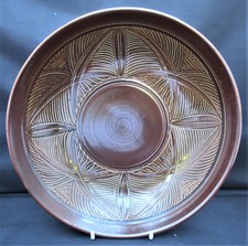 Doulton Lambeth salt glazed stoneware dish by Agnete Hoy, 1952-1956