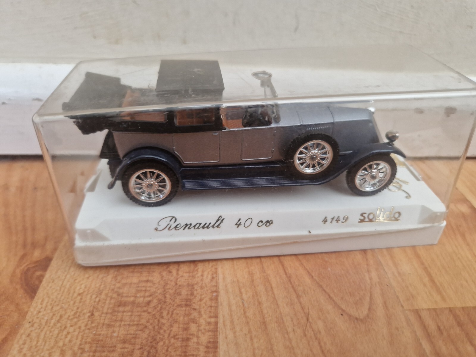 1/43 SOLIDO AGE D'OR - CLASSIC RENAULT 40CV SILVER/BLACK DIECAST CAR REF 4149