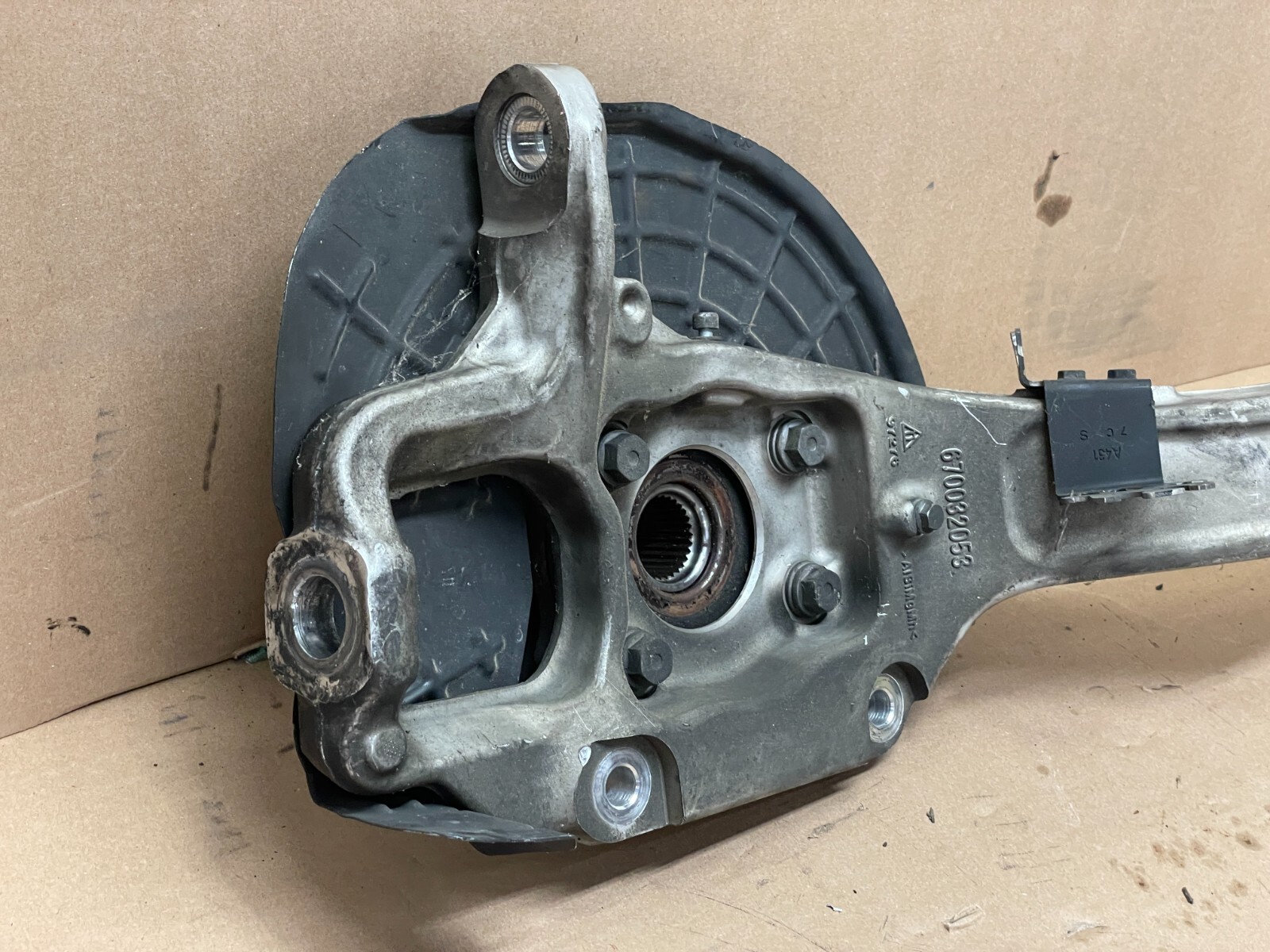 2017 2018 Maserati Levante Front Left Driver Spindle Knuckle Hub AWD 1442 OEM