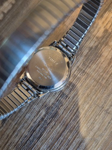 Vintage Timex Watch Women Silver Tone Indiglo Dial 23MM Stretch Works Keeps Time - Picture 3 of 12