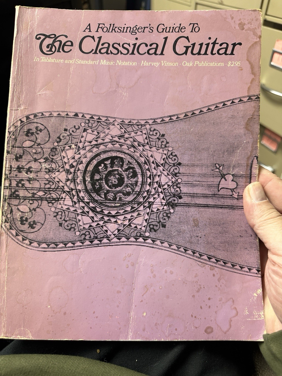 1961 Stained Folio A FOLKSINGER’S GUIDE TO THE CLASSICAL GUITAR
