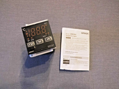 Omron E5CSV-R1T-500/05512M Digitaler Temperaturregler Neu