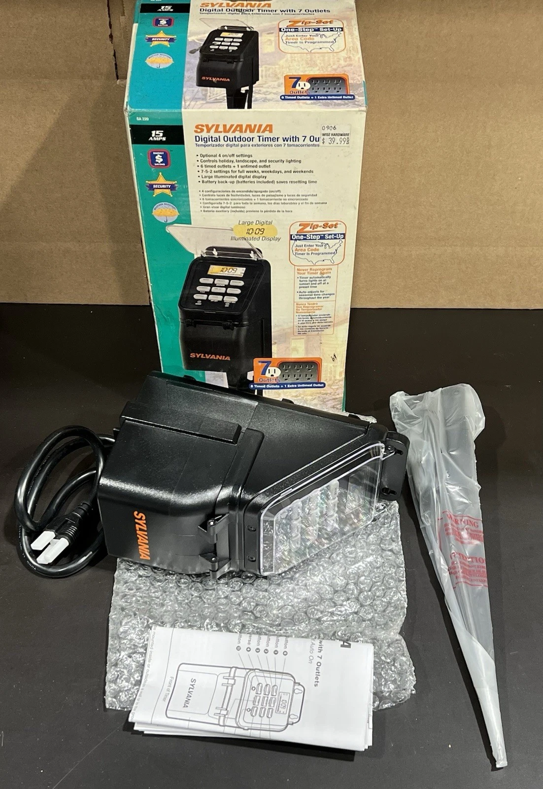 Sylvania SA220 Digital Outdoor Timer 7 Outlets Ground Stake Electric NOS