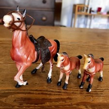 VTG SW Toys Brown Horse with Saddle Reins 2 Foals Celluloid Plastic Hong Kon