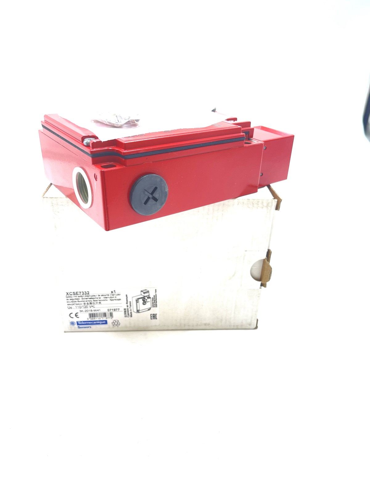 Safety Switch Telemecanique XCSE7332 2NC 1NO