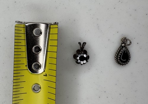 Lote de 2 colgantes usados de plata de ley 925 con piedras centrales de ónix -2,0 g - Imagen 15 de 19