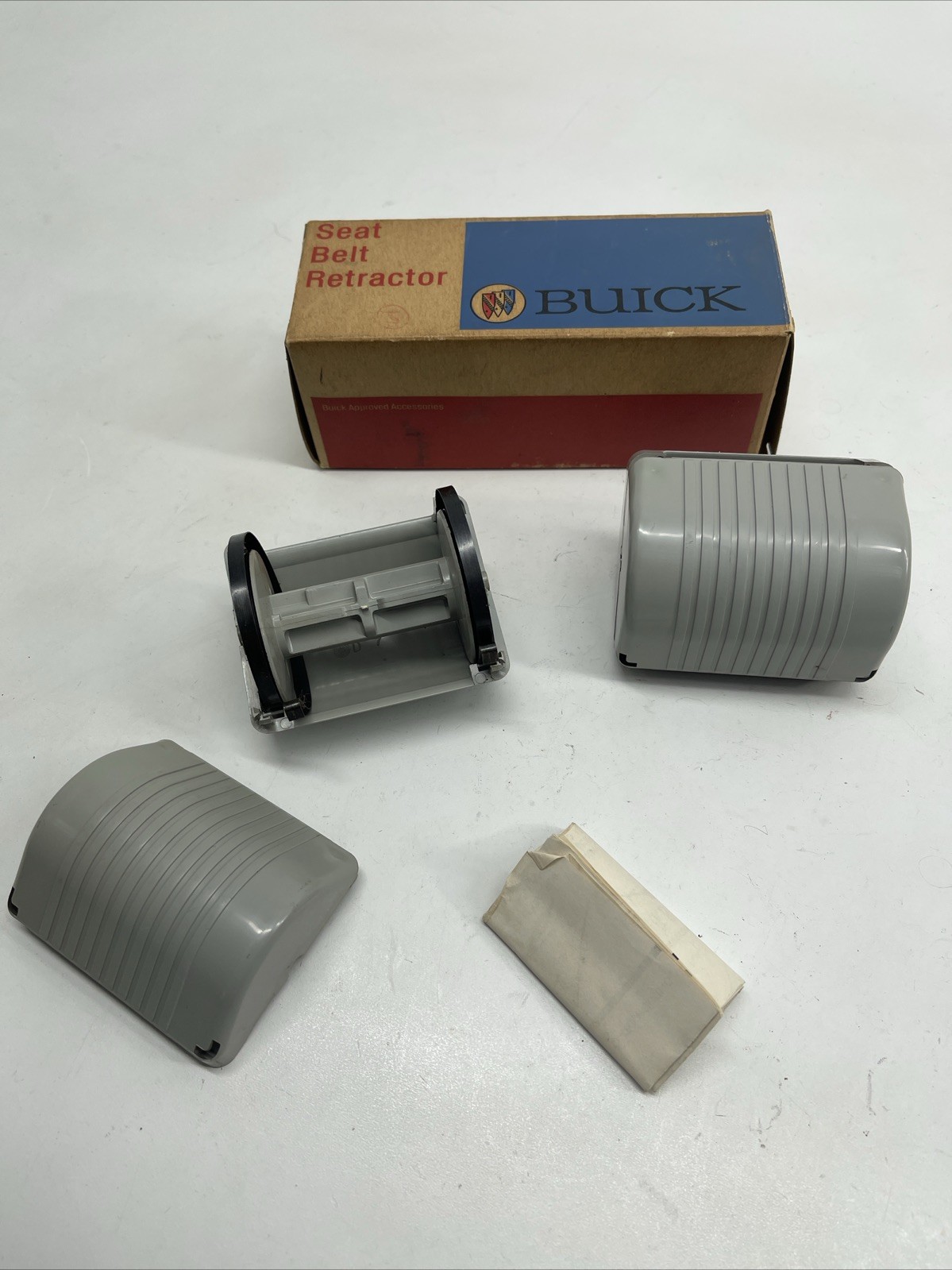 NOS GM Accessory Seatbelt Retractor Set 980818  k4
