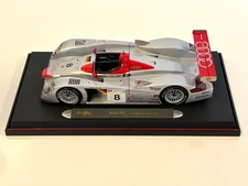 Maisto Infineon AUDI R8 Le Mans-Sieger 2000 #8 Silver 24 Hours Le Mans 1:18