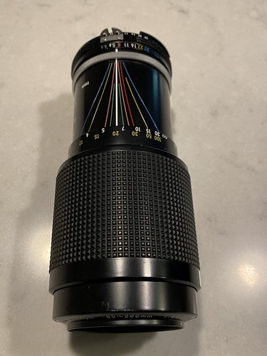 Nikon Zoom-NIKKOR 80-200mm 1:4.5 camera Zoom Lens with CL-35A Case - Picture 2 of 4
