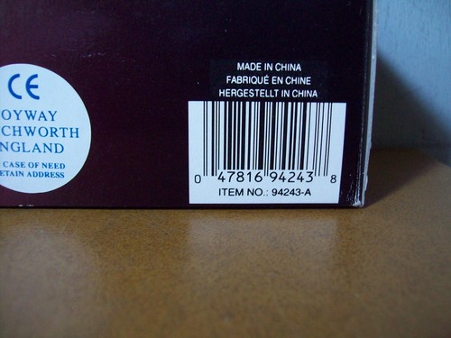 1/43 YAT MING ROAD SIGNATURE 94243-A FORD THUNDERBIRD 2000 IN RED - Picture 2 of 3