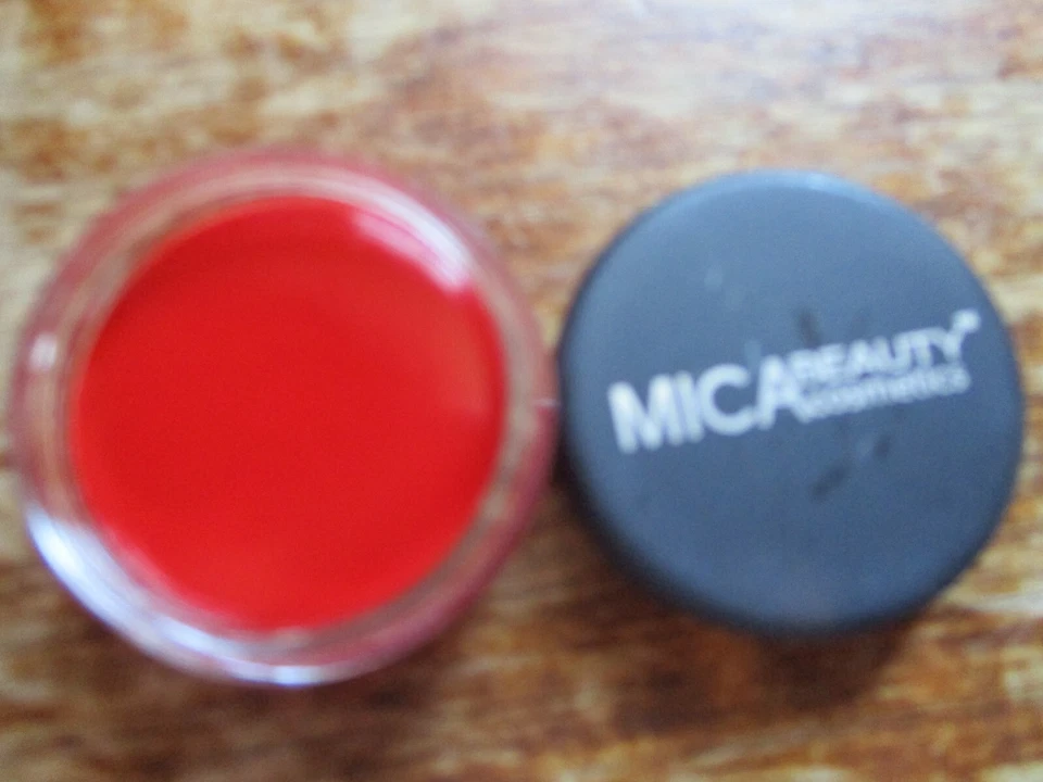 LOTE de 6 macetas de color de labios Mica Beauty (ROJO) Amplía las fotos para examinar el tono Foto 3 de 3